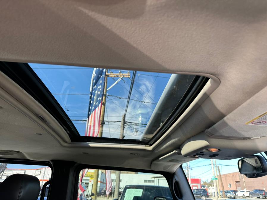 2006 HUMMER H2 4dr Wgn 4WD SUV, available for sale in Inwood, New York | 5 Towns Drive. Inwood, New York 2006 HUMMER H2 4dr Wgn 4WD SUV, available for sale in Inwood, New York | 5 Towns Drive. Inwood, New York