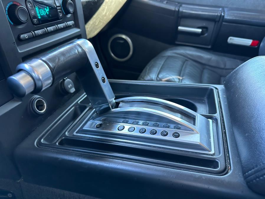 2006 HUMMER H2 4dr Wgn 4WD SUV, available for sale in Inwood, New York | 5 Towns Drive. Inwood, New York 2006 HUMMER H2 4dr Wgn 4WD SUV, available for sale in Inwood, New York | 5 Towns Drive. Inwood, New York
