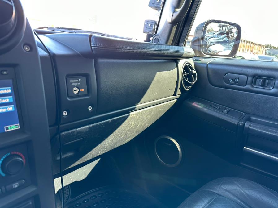 2006 HUMMER H2 4dr Wgn 4WD SUV, available for sale in Inwood, New York | 5 Towns Drive. Inwood, New York 2006 HUMMER H2 4dr Wgn 4WD SUV, available for sale in Inwood, New York | 5 Towns Drive. Inwood, New York