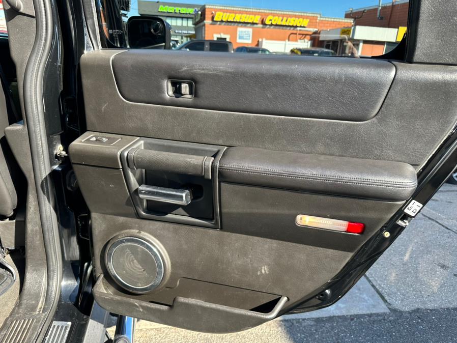 2006 HUMMER H2 4dr Wgn 4WD SUV, available for sale in Inwood, New York | 5 Towns Drive. Inwood, New York 2006 HUMMER H2 4dr Wgn 4WD SUV, available for sale in Inwood, New York | 5 Towns Drive. Inwood, New York