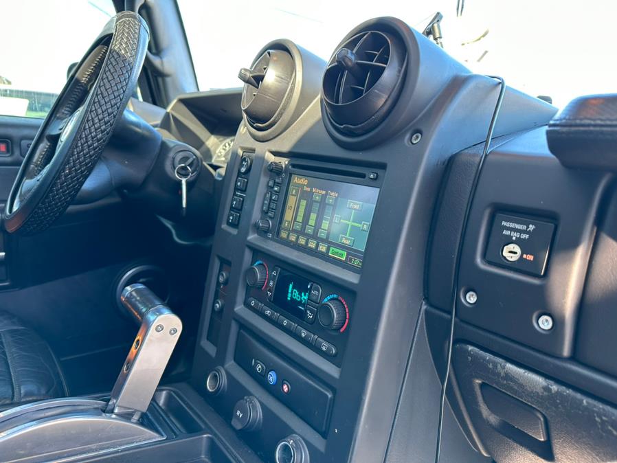 2006 HUMMER H2 4dr Wgn 4WD SUV, available for sale in Inwood, New York | 5 Towns Drive. Inwood, New York 2006 HUMMER H2 4dr Wgn 4WD SUV, available for sale in Inwood, New York | 5 Towns Drive. Inwood, New York