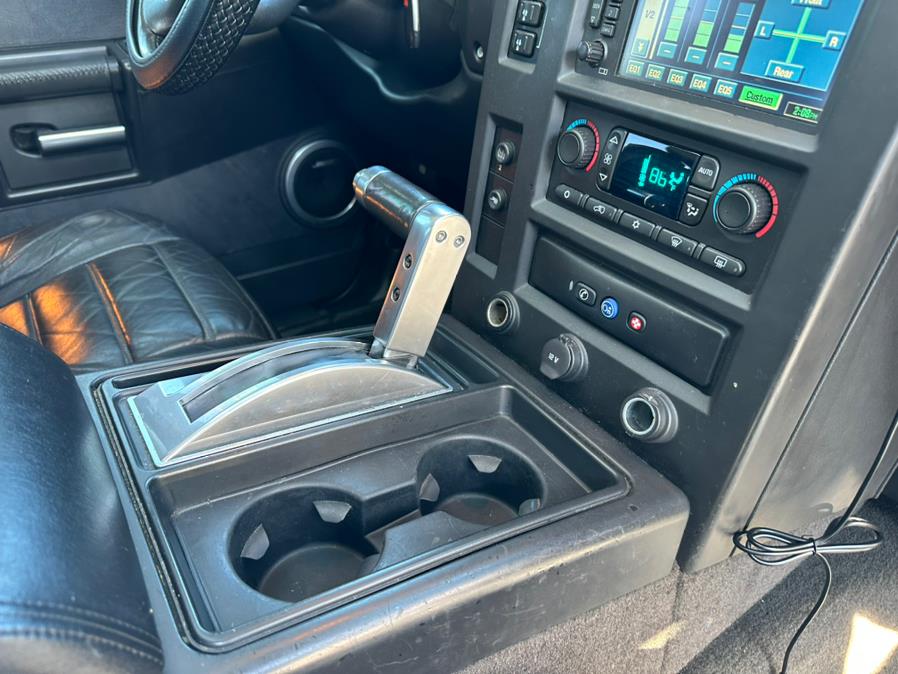 2006 HUMMER H2 4dr Wgn 4WD SUV, available for sale in Inwood, New York | 5 Towns Drive. Inwood, New York 2006 HUMMER H2 4dr Wgn 4WD SUV, available for sale in Inwood, New York | 5 Towns Drive. Inwood, New York