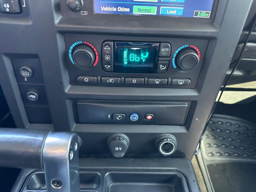 2006 HUMMER H2 4dr Wgn 4WD SUV, available for sale in Inwood, New York | 5 Towns Drive. Inwood, New York 2006 HUMMER H2 4dr Wgn 4WD SUV, available for sale in Inwood, New York | 5 Towns Drive. Inwood, New York