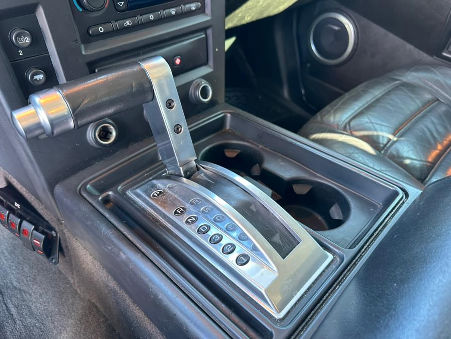 2006 HUMMER H2 4dr Wgn 4WD SUV, available for sale in Inwood, New York | 5 Towns Drive. Inwood, New York 2006 HUMMER H2 4dr Wgn 4WD SUV, available for sale in Inwood, New York | 5 Towns Drive. Inwood, New York