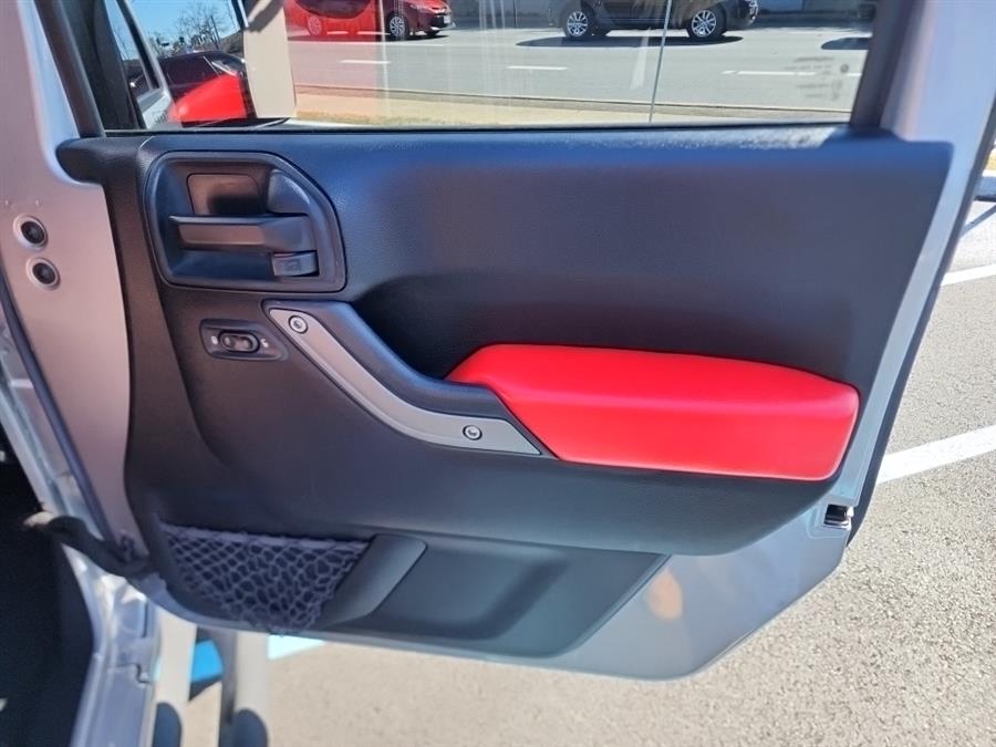 2016 Jeep Wrangler Unlimited 4WD 4dr Sport, available for sale in Islip, New York | L.I. Auto Gallery. Islip, New York 2016 Jeep Wrangler Unlimited 4WD 4dr Sport, available for sale in Islip, New York | L.I. Auto Gallery. Islip, New York