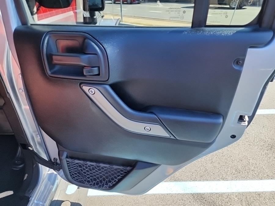2016 Jeep Wrangler Unlimited 4WD 4dr Sport, available for sale in Islip, New York | L.I. Auto Gallery. Islip, New York 2016 Jeep Wrangler Unlimited 4WD 4dr Sport, available for sale in Islip, New York | L.I. Auto Gallery. Islip, New York
