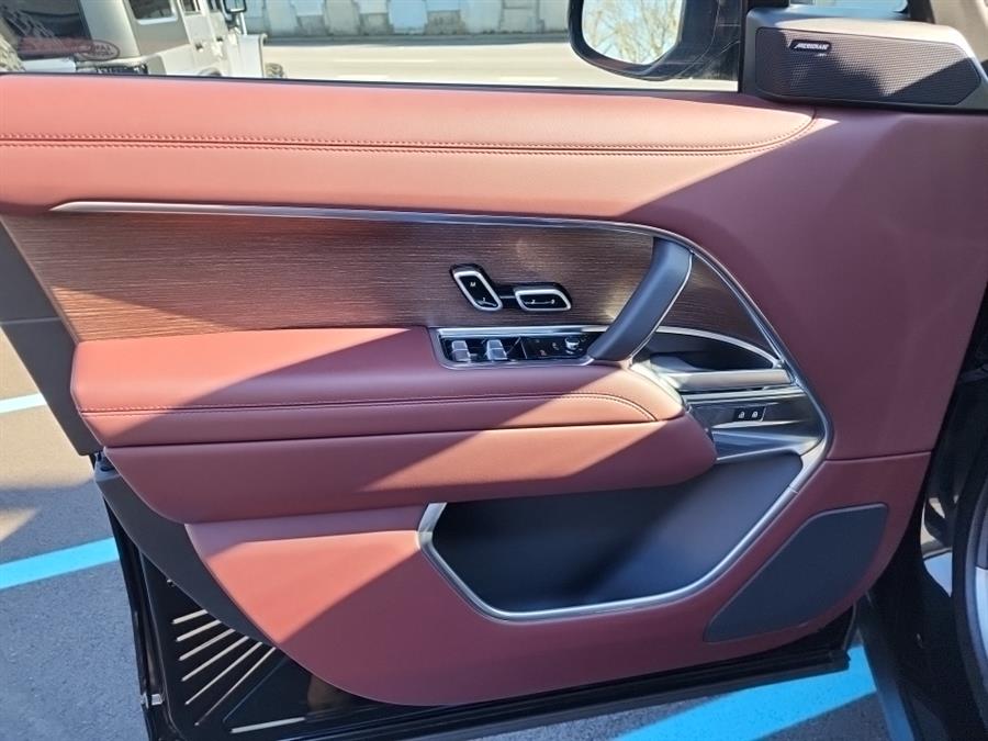 2023 Land Rover Range Rover P530 SE SWB, available for sale in Islip, New York | L.I. Auto Gallery. Islip, New York 2023 Land Rover Range Rover P530 SE SWB, available for sale in Islip, New York | L.I. Auto Gallery. Islip, New York