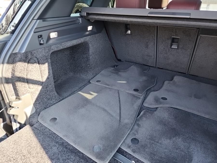 2023 Land Rover Range Rover P530 SE SWB, available for sale in Islip, New York | L.I. Auto Gallery. Islip, New York 2023 Land Rover Range Rover P530 SE SWB, available for sale in Islip, New York | L.I. Auto Gallery. Islip, New York