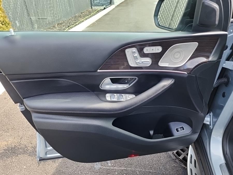 2022 Mercedes-Benz GLE GLE 350 4MATIC SUV, available for sale in Islip, New York | L.I. Auto Gallery. Islip, New York 2022 Mercedes-Benz GLE GLE 350 4MATIC SUV, available for sale in Islip, New York | L.I. Auto Gallery. Islip, New York