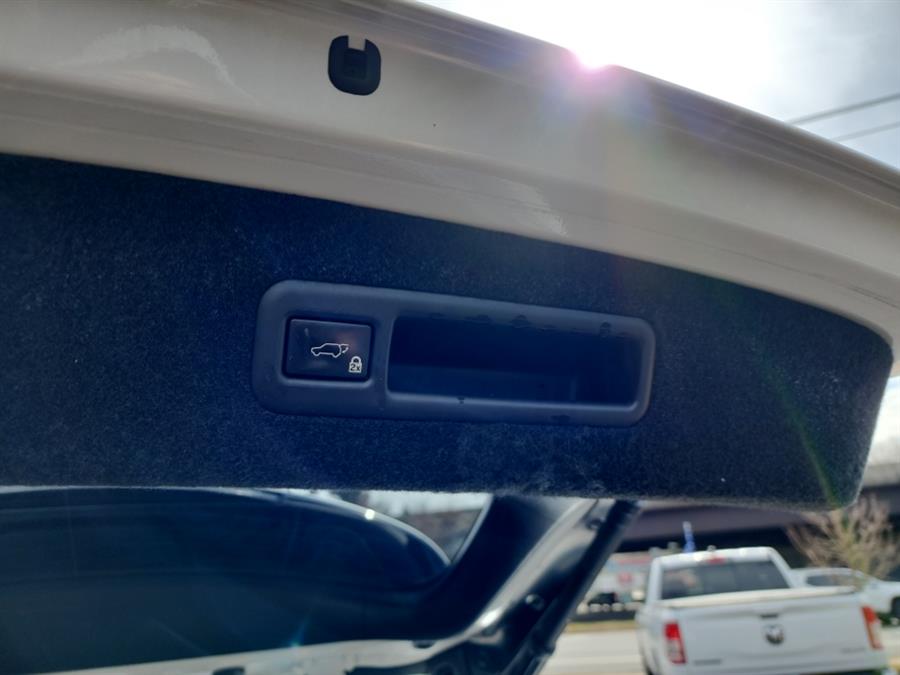 2019 Lexus RX RX 350L Premium AWD, available for sale in Islip, New York | L.I. Auto Gallery. Islip, New York 2019 Lexus RX RX 350L Premium AWD, available for sale in Islip, New York | L.I. Auto Gallery. Islip, New York