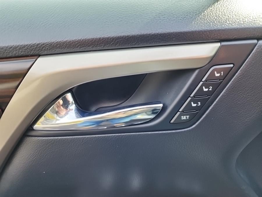 2019 Lexus RX RX 350L Premium AWD, available for sale in Islip, New York | L.I. Auto Gallery. Islip, New York 2019 Lexus RX RX 350L Premium AWD, available for sale in Islip, New York | L.I. Auto Gallery. Islip, New York