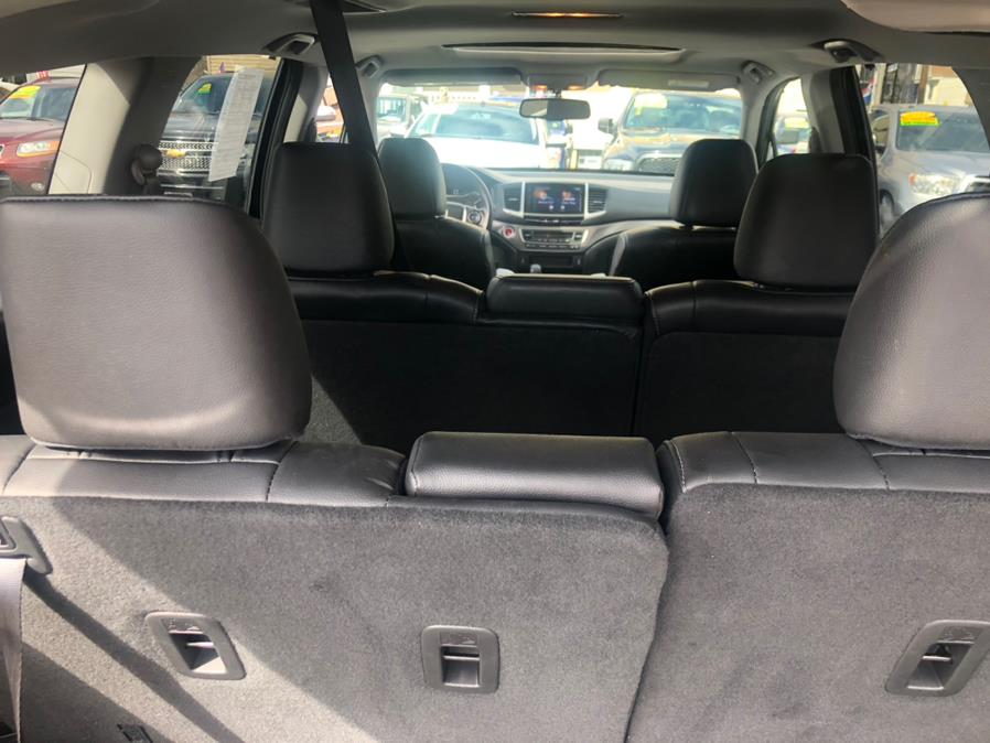 2017 Honda Pilot EX-L w/Navigation AWD, available for sale in Irvington, New Jersey | Elis Motors Corp. Irvington, New Jersey 2017 Honda Pilot EX-L w/Navigation AWD, available for sale in Irvington, New Jersey | Elis Motors Corp. Irvington, New Jersey