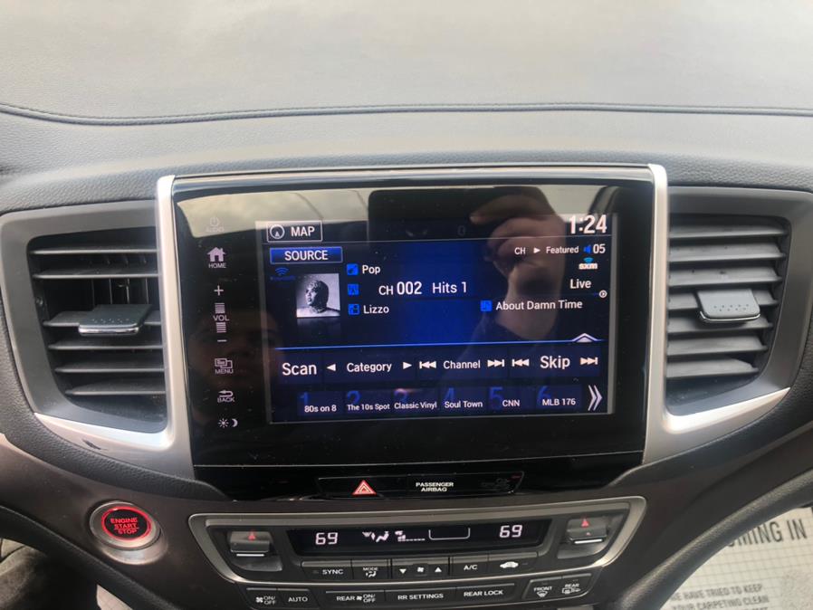 2017 Honda Pilot EX-L w/Navigation AWD, available for sale in Irvington, New Jersey | Elis Motors Corp. Irvington, New Jersey 2017 Honda Pilot EX-L w/Navigation AWD, available for sale in Irvington, New Jersey | Elis Motors Corp. Irvington, New Jersey