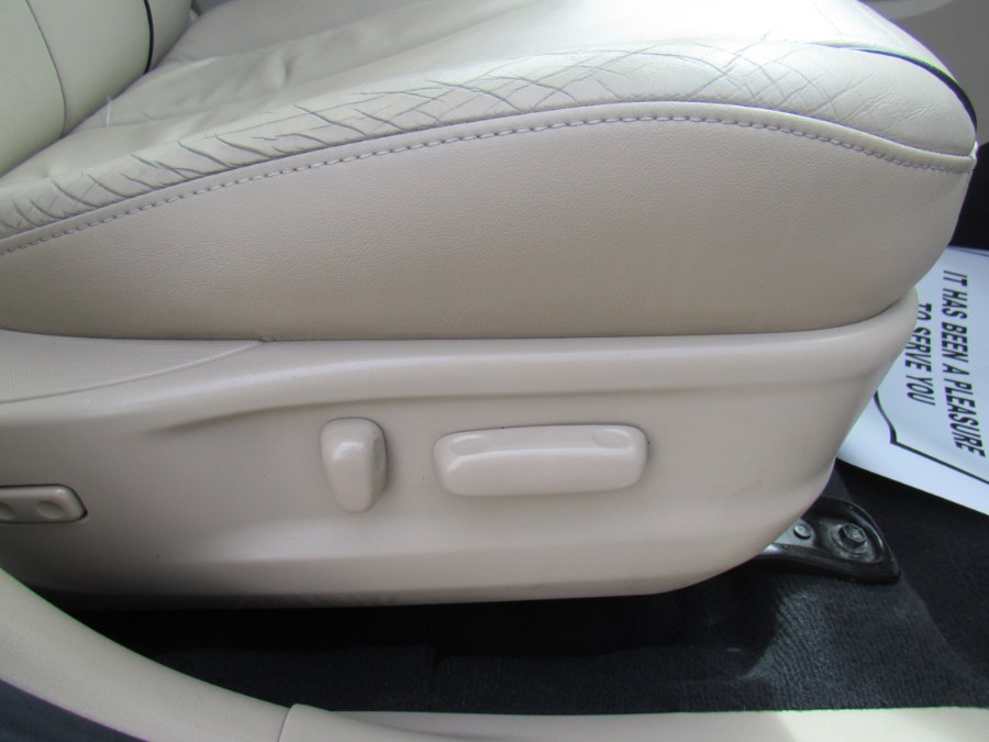 2013 Toyota Venza XLE, available for sale in Worcester, Massachusetts | Hilario's Auto Sales Inc.. Worcester, Massachusetts 2013 Toyota Venza XLE, available for sale in Worcester, Massachusetts | Hilario's Auto Sales Inc.. Worcester, Massachusetts
