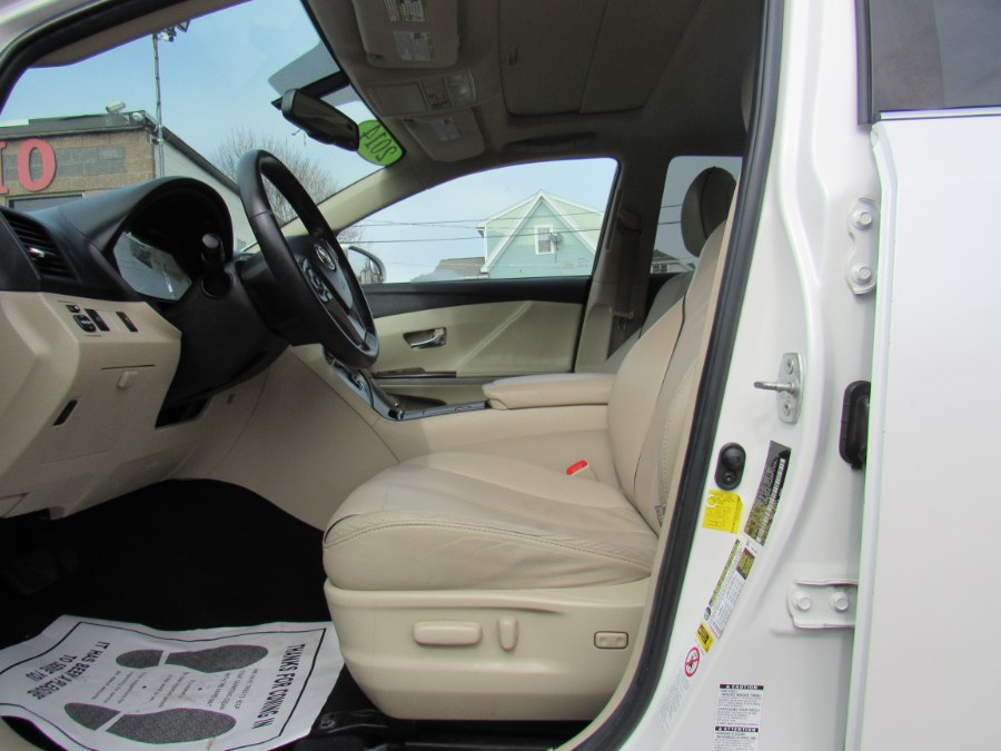 2013 Toyota Venza XLE, available for sale in Worcester, Massachusetts | Hilario's Auto Sales Inc.. Worcester, Massachusetts 2013 Toyota Venza XLE, available for sale in Worcester, Massachusetts | Hilario's Auto Sales Inc.. Worcester, Massachusetts