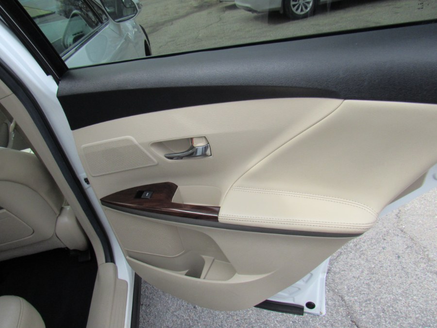 2013 Toyota Venza XLE, available for sale in Worcester, Massachusetts | Hilario's Auto Sales Inc.. Worcester, Massachusetts 2013 Toyota Venza XLE, available for sale in Worcester, Massachusetts | Hilario's Auto Sales Inc.. Worcester, Massachusetts