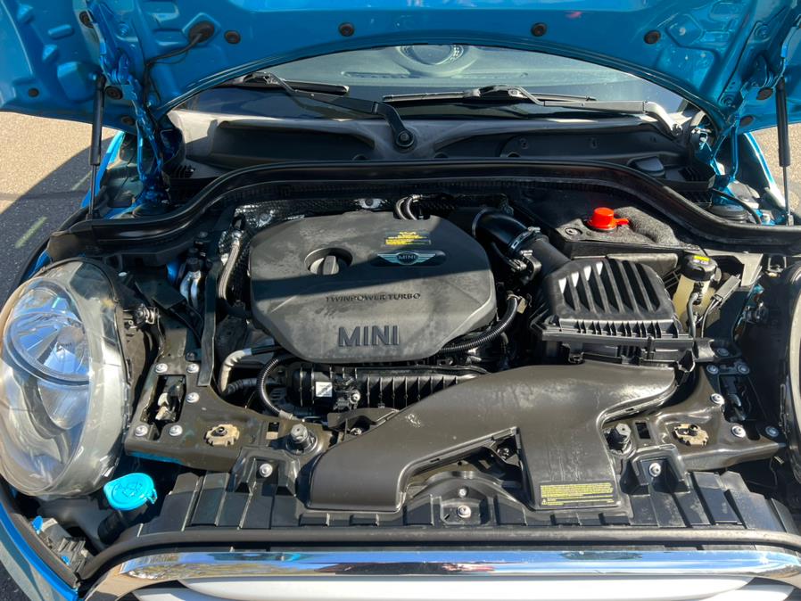 2015 MINI Cooper Hardtop 4 Door 4dr HB, available for sale in Waterbury, Connecticut | Platinum Auto Care. Waterbury, Connecticut 2015 MINI Cooper Hardtop 4 Door 4dr HB, available for sale in Waterbury, Connecticut | Platinum Auto Care. Waterbury, Connecticut