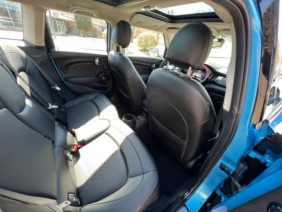 2015 MINI Cooper Hardtop 4 Door 4dr HB, available for sale in Waterbury, Connecticut | Platinum Auto Care. Waterbury, Connecticut 2015 MINI Cooper Hardtop 4 Door 4dr HB, available for sale in Waterbury, Connecticut | Platinum Auto Care. Waterbury, Connecticut