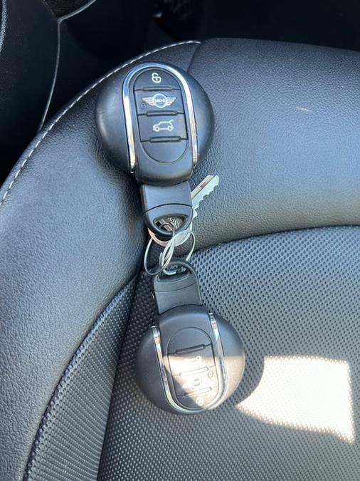 2015 MINI Cooper Hardtop 4 Door 4dr HB, available for sale in Waterbury, Connecticut | Platinum Auto Care. Waterbury, Connecticut 2015 MINI Cooper Hardtop 4 Door 4dr HB, available for sale in Waterbury, Connecticut | Platinum Auto Care. Waterbury, Connecticut