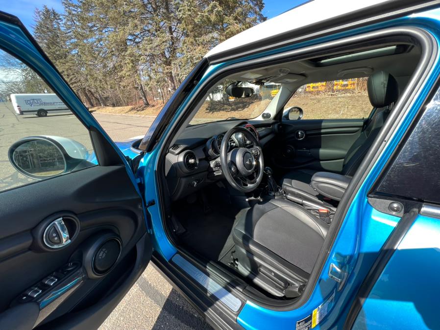 2015 MINI Cooper Hardtop 4 Door 4dr HB, available for sale in Waterbury, Connecticut | Platinum Auto Care. Waterbury, Connecticut 2015 MINI Cooper Hardtop 4 Door 4dr HB, available for sale in Waterbury, Connecticut | Platinum Auto Care. Waterbury, Connecticut