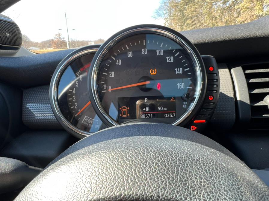 2015 MINI Cooper Hardtop 4 Door 4dr HB, available for sale in Waterbury, Connecticut | Platinum Auto Care. Waterbury, Connecticut 2015 MINI Cooper Hardtop 4 Door 4dr HB, available for sale in Waterbury, Connecticut | Platinum Auto Care. Waterbury, Connecticut