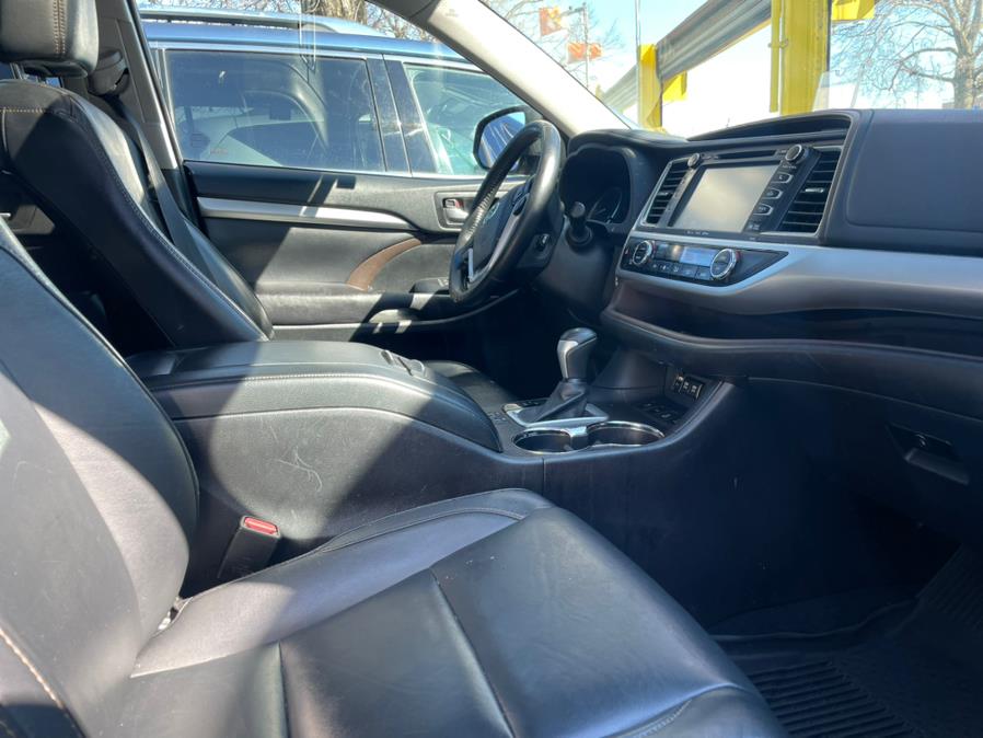 2017 Toyota Highlander XLE V6 AWD (Natl), available for sale in Rosedale, New York | Sunrise Auto Sales. Rosedale, New York 2017 Toyota Highlander XLE V6 AWD (Natl), available for sale in Rosedale, New York | Sunrise Auto Sales. Rosedale, New York