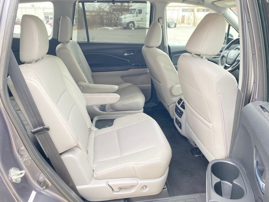 2016 Honda Pilot AWD 4dr Elite w/RES & Navi, available for sale in West Springfield, Massachusetts | Union Street Auto Sales. West Springfield, Massachusetts 2016 Honda Pilot AWD 4dr Elite w/RES & Navi, available for sale in West Springfield, Massachusetts | Union Street Auto Sales. West Springfield, Massachusetts