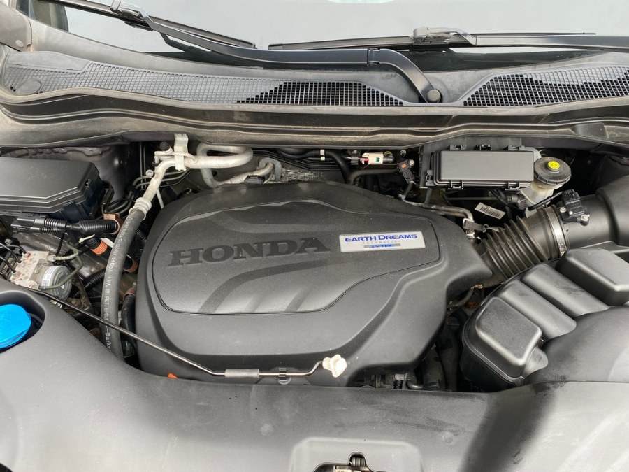 2016 Honda Pilot AWD 4dr Elite w/RES & Navi, available for sale in West Springfield, Massachusetts | Union Street Auto Sales. West Springfield, Massachusetts 2016 Honda Pilot AWD 4dr Elite w/RES & Navi, available for sale in West Springfield, Massachusetts | Union Street Auto Sales. West Springfield, Massachusetts
