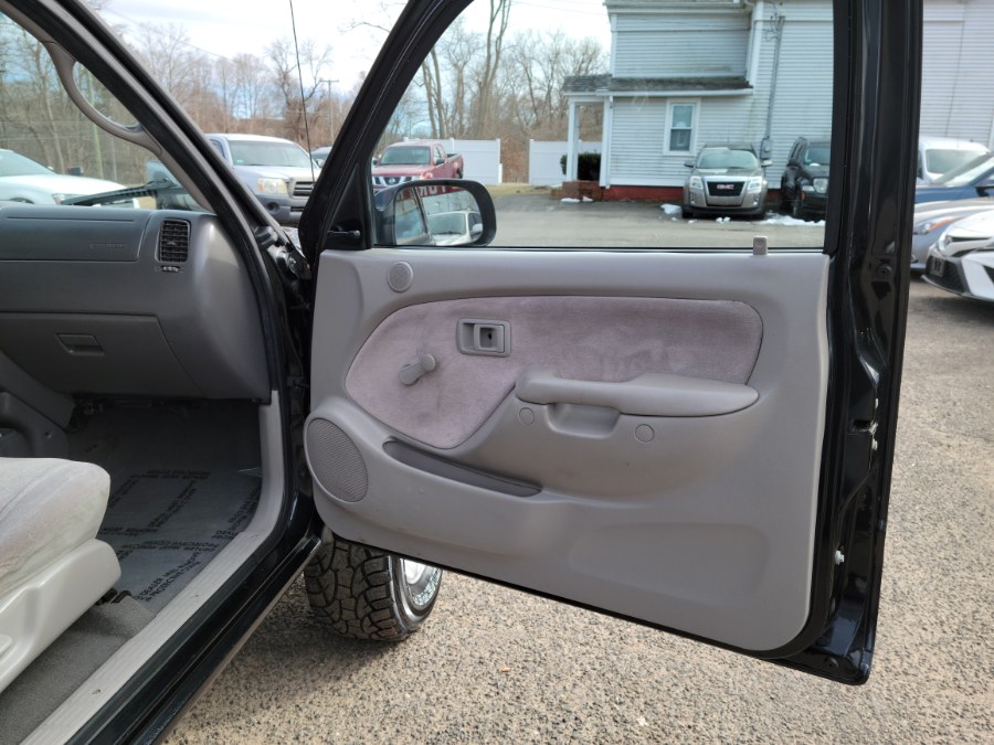 2001 Toyota Tacoma XtraCab V6 Manual 4WD, available for sale in East Windsor, Connecticut | Toro Auto. East Windsor, Connecticut 2001 Toyota Tacoma XtraCab V6 Manual 4WD, available for sale in East Windsor, Connecticut | Toro Auto. East Windsor, Connecticut