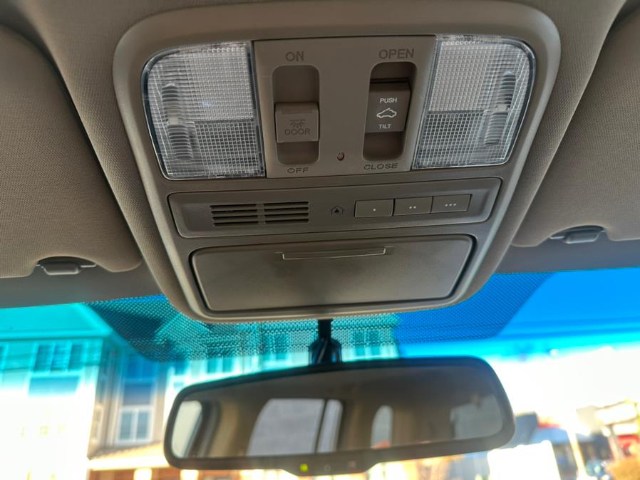 2012 Honda Pilot 4WD 4dr EX-L, available for sale in Manchester, Connecticut | Carsonmain LLC. Manchester, Connecticut 2012 Honda Pilot 4WD 4dr EX-L, available for sale in Manchester, Connecticut | Carsonmain LLC. Manchester, Connecticut