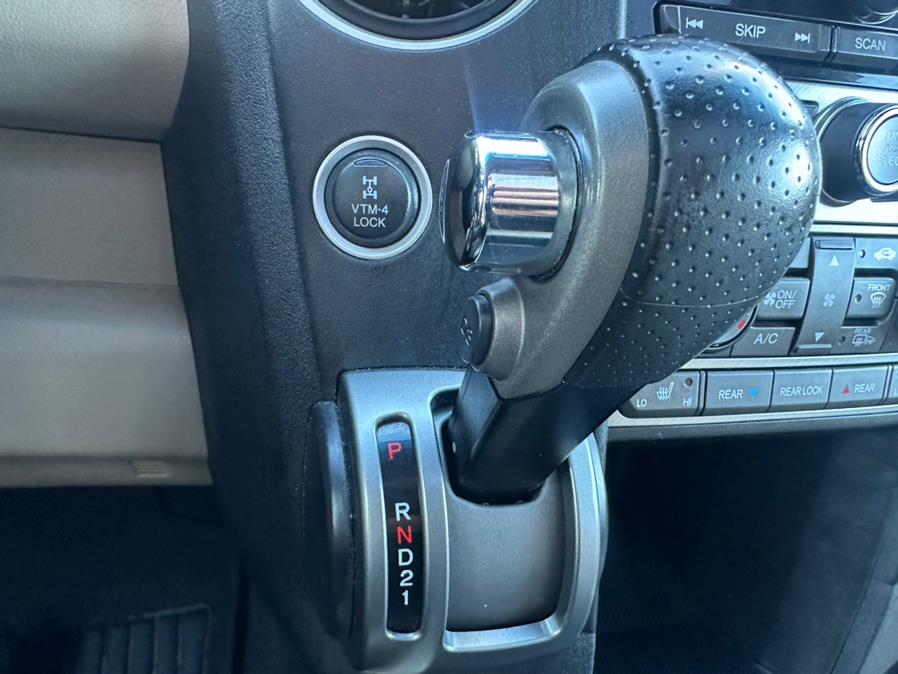 2012 Honda Pilot 4WD 4dr EX-L, available for sale in Manchester, Connecticut | Carsonmain LLC. Manchester, Connecticut 2012 Honda Pilot 4WD 4dr EX-L, available for sale in Manchester, Connecticut | Carsonmain LLC. Manchester, Connecticut