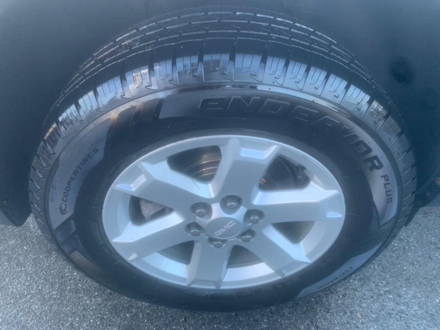 2013 GMC Acadia AWD 4dr SLE w/SLE-1, available for sale in Taunton, Massachusetts | Rt 138 Auto Center Inc . Taunton, Massachusetts 2013 GMC Acadia AWD 4dr SLE w/SLE-1, available for sale in Taunton, Massachusetts | Rt 138 Auto Center Inc . Taunton, Massachusetts