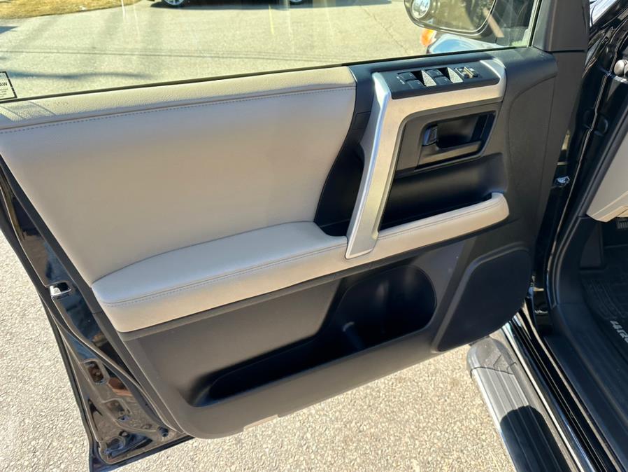 2013 Toyota 4Runner 4WD 4dr V6 SR5, available for sale in South Windsor, Connecticut | Mike And Tony Auto Sales, Inc. South Windsor, Connecticut 2013 Toyota 4Runner 4WD 4dr V6 SR5, available for sale in South Windsor, Connecticut | Mike And Tony Auto Sales, Inc. South Windsor, Connecticut