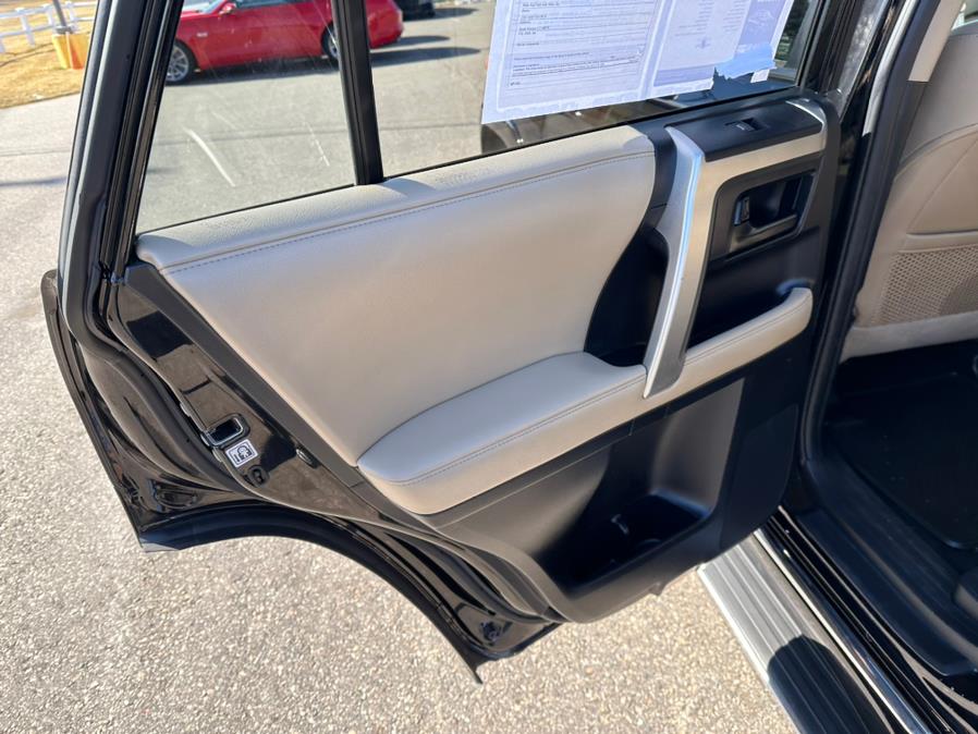 2013 Toyota 4Runner 4WD 4dr V6 SR5, available for sale in South Windsor, Connecticut | Mike And Tony Auto Sales, Inc. South Windsor, Connecticut 2013 Toyota 4Runner 4WD 4dr V6 SR5, available for sale in South Windsor, Connecticut | Mike And Tony Auto Sales, Inc. South Windsor, Connecticut