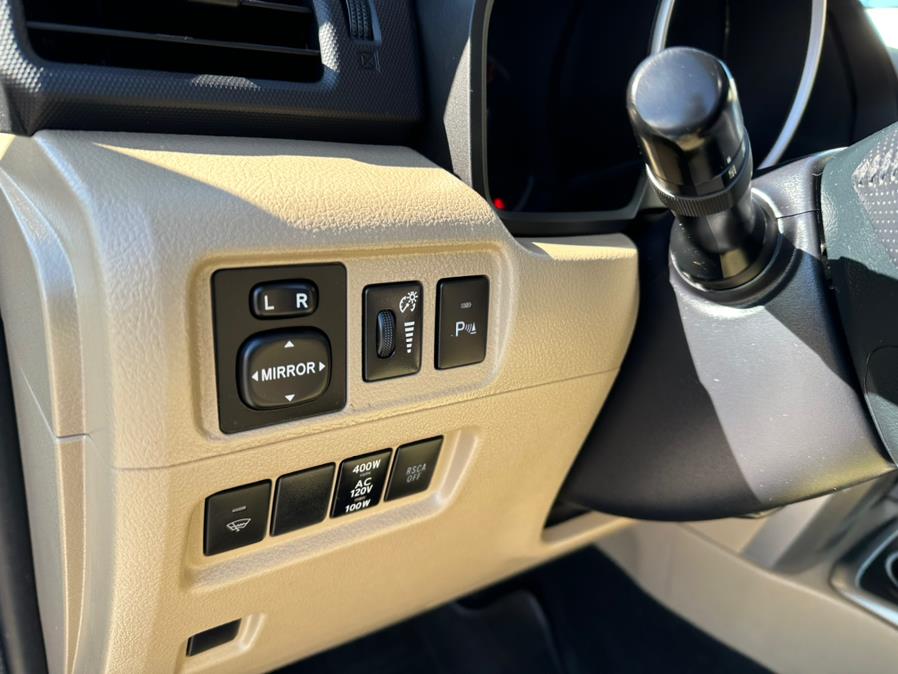 2013 Toyota 4Runner 4WD 4dr V6 SR5, available for sale in South Windsor, Connecticut | Mike And Tony Auto Sales, Inc. South Windsor, Connecticut 2013 Toyota 4Runner 4WD 4dr V6 SR5, available for sale in South Windsor, Connecticut | Mike And Tony Auto Sales, Inc. South Windsor, Connecticut