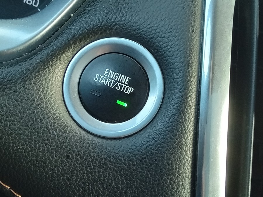 2020 Chevrolet Traverse FWD 4dr LT Leather, available for sale in Irvington, New Jersey | NJ Used Cars Center. Irvington, New Jersey 2020 Chevrolet Traverse FWD 4dr LT Leather, available for sale in Irvington, New Jersey | NJ Used Cars Center. Irvington, New Jersey
