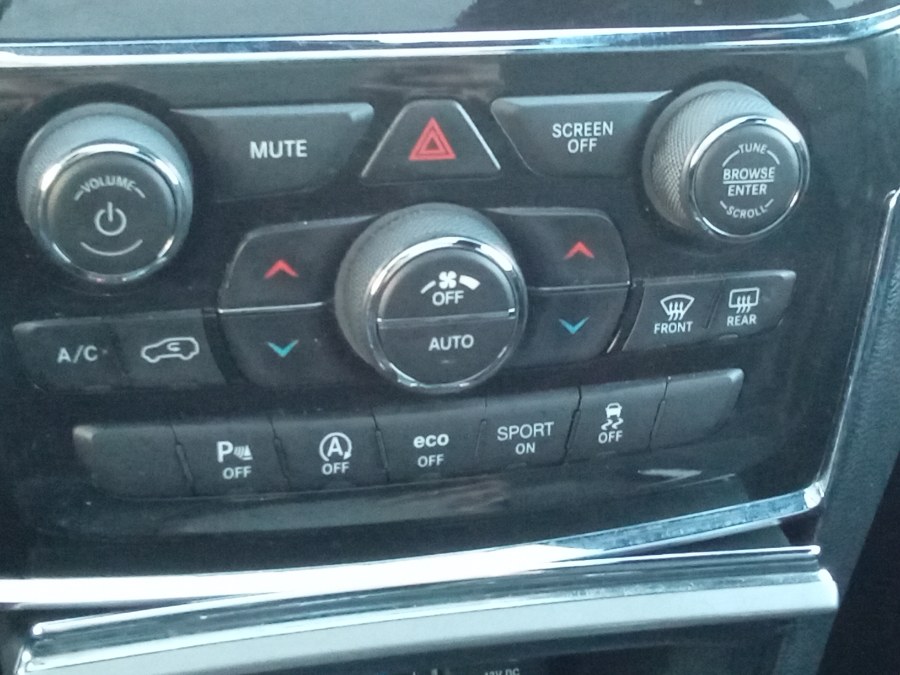 2021 Jeep Grand Cherokee Limited 4x4, available for sale in Irvington, New Jersey | NJ Used Cars Center. Irvington, New Jersey 2021 Jeep Grand Cherokee Limited 4x4, available for sale in Irvington, New Jersey | NJ Used Cars Center. Irvington, New Jersey