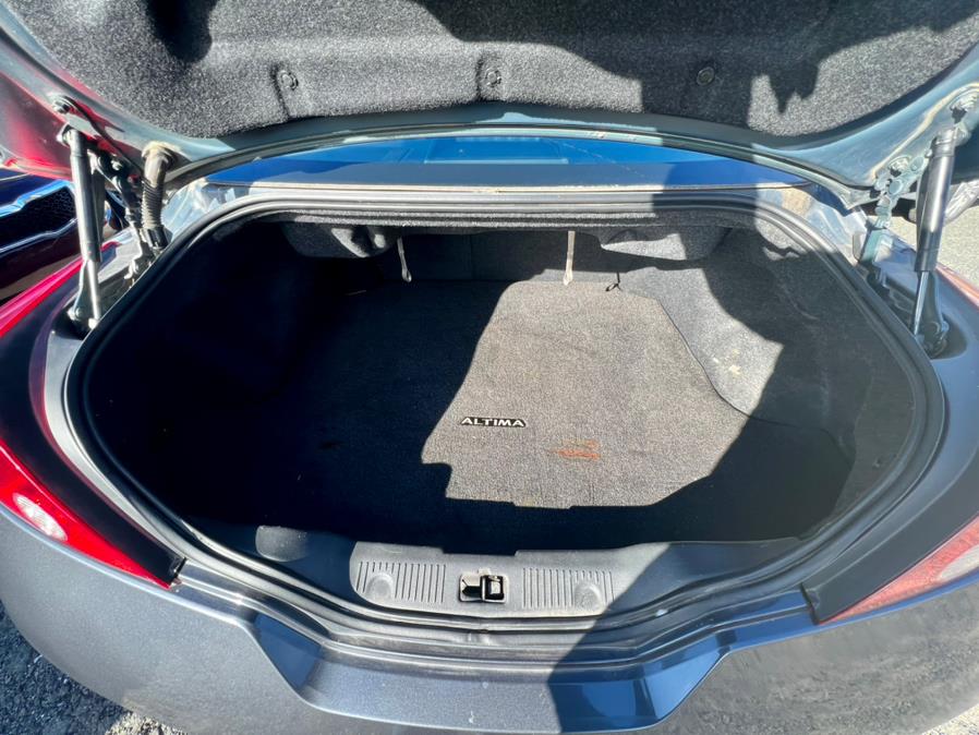 2010 Nissan Altima 2dr Cpe I4 CVT 2.5 S, available for sale in Wallingford, Connecticut | Wallingford Auto Center LLC. Wallingford, Connecticut 2010 Nissan Altima 2dr Cpe I4 CVT 2.5 S, available for sale in Wallingford, Connecticut | Wallingford Auto Center LLC. Wallingford, Connecticut