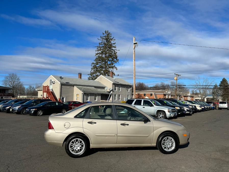 2006 Ford Focus 4dr Sdn ZX4 SE, available for sale in East Windsor, Connecticut | CT Car Co LLC. East Windsor, Connecticut 2006 Ford Focus 4dr Sdn ZX4 SE, available for sale in East Windsor, Connecticut | CT Car Co LLC. East Windsor, Connecticut