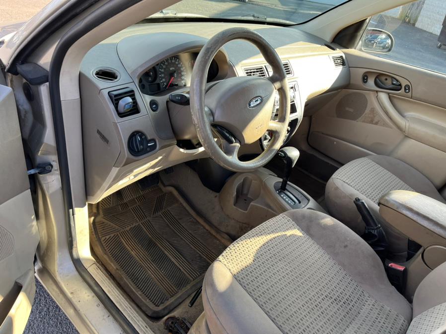 2006 Ford Focus 4dr Sdn ZX4 SE, available for sale in East Windsor, Connecticut | CT Car Co LLC. East Windsor, Connecticut 2006 Ford Focus 4dr Sdn ZX4 SE, available for sale in East Windsor, Connecticut | CT Car Co LLC. East Windsor, Connecticut
