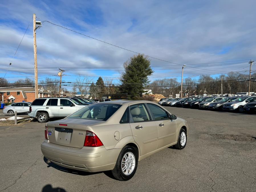 2006 Ford Focus 4dr Sdn ZX4 SE, available for sale in East Windsor, Connecticut | CT Car Co LLC. East Windsor, Connecticut 2006 Ford Focus 4dr Sdn ZX4 SE, available for sale in East Windsor, Connecticut | CT Car Co LLC. East Windsor, Connecticut