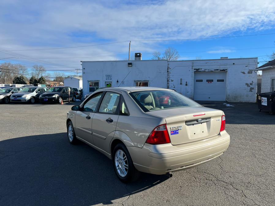 2006 Ford Focus 4dr Sdn ZX4 SE, available for sale in East Windsor, Connecticut | CT Car Co LLC. East Windsor, Connecticut 2006 Ford Focus 4dr Sdn ZX4 SE, available for sale in East Windsor, Connecticut | CT Car Co LLC. East Windsor, Connecticut