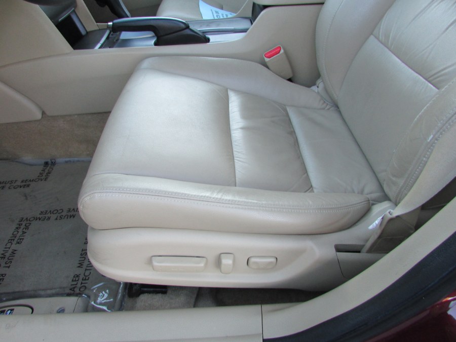 2011 Honda Accord Sdn 4dr V6 Auto EX-L, available for sale in East Windsor, Connecticut | United Auto Sales of E Windsor, Inc. East Windsor, Connecticut 2011 Honda Accord Sdn 4dr V6 Auto EX-L, available for sale in East Windsor, Connecticut | United Auto Sales of E Windsor, Inc. East Windsor, Connecticut
