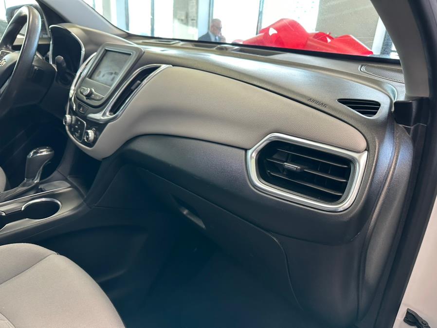 2020 Chevrolet Equinox FWD 4dr LS w/1LS, available for sale in Inwood, New York | 5 Towns Drive. Inwood, New York 2020 Chevrolet Equinox FWD 4dr LS w/1LS, available for sale in Inwood, New York | 5 Towns Drive. Inwood, New York