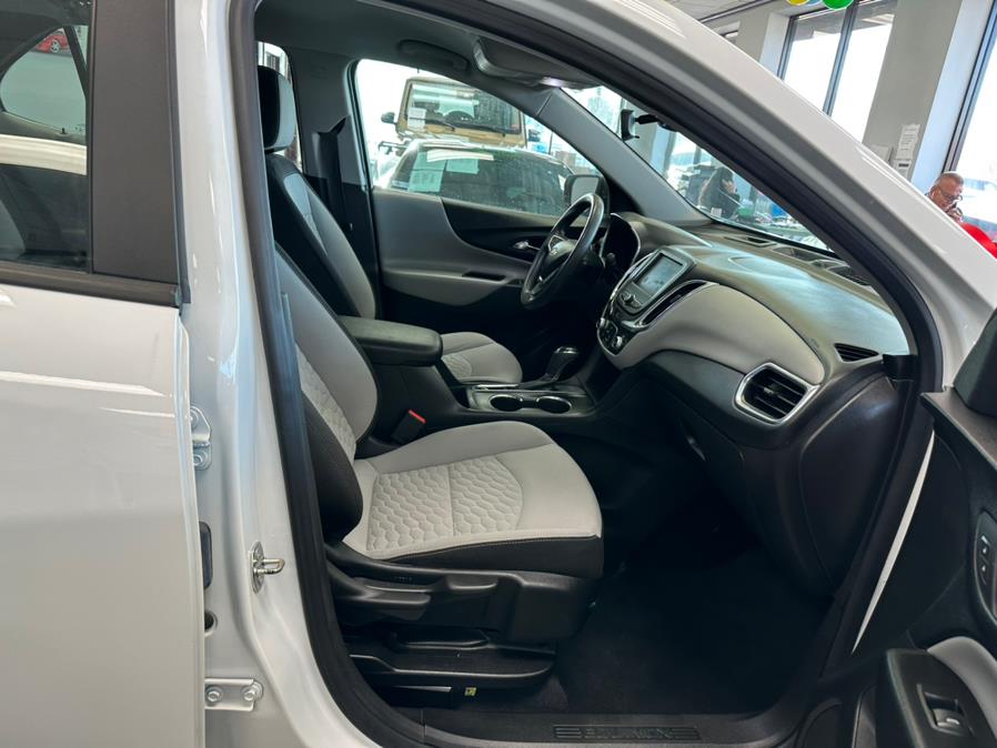 2020 Chevrolet Equinox FWD 4dr LS w/1LS, available for sale in Inwood, New York | 5 Towns Drive. Inwood, New York 2020 Chevrolet Equinox FWD 4dr LS w/1LS, available for sale in Inwood, New York | 5 Towns Drive. Inwood, New York