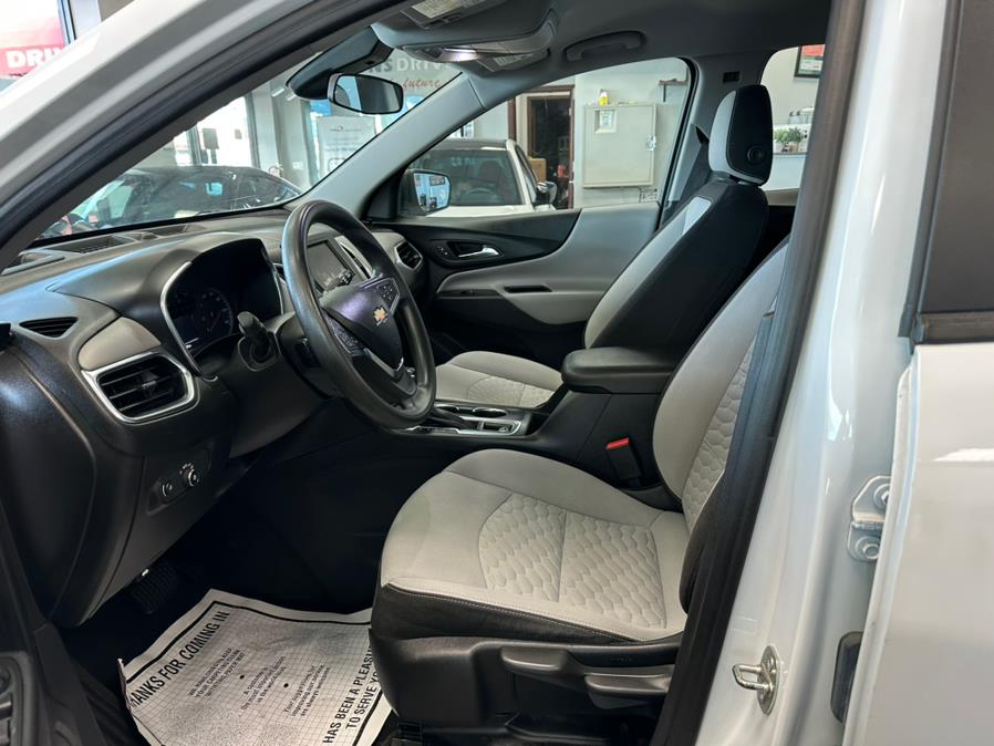 2020 Chevrolet Equinox FWD 4dr LS w/1LS, available for sale in Inwood, New York | 5 Towns Drive. Inwood, New York 2020 Chevrolet Equinox FWD 4dr LS w/1LS, available for sale in Inwood, New York | 5 Towns Drive. Inwood, New York