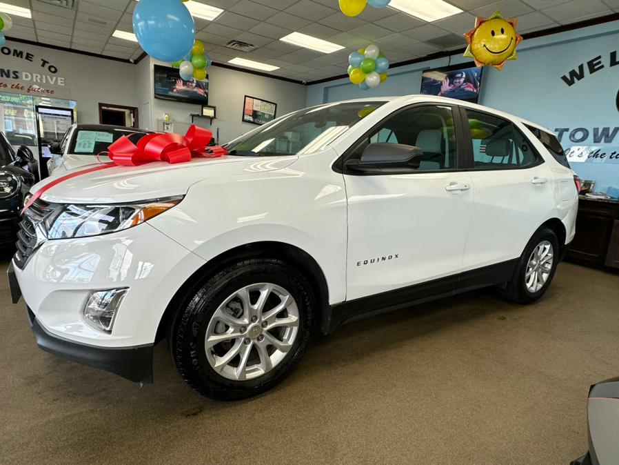 2020 Chevrolet Equinox FWD 4dr LS w/1LS, available for sale in Inwood, New York | 5 Towns Drive. Inwood, New York 2020 Chevrolet Equinox FWD 4dr LS w/1LS, available for sale in Inwood, New York | 5 Towns Drive. Inwood, New York