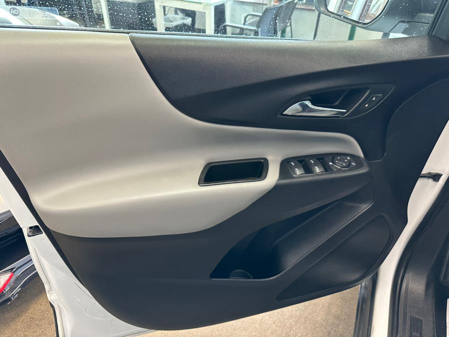 2020 Chevrolet Equinox FWD 4dr LS w/1LS, available for sale in Inwood, New York | 5 Towns Drive. Inwood, New York 2020 Chevrolet Equinox FWD 4dr LS w/1LS, available for sale in Inwood, New York | 5 Towns Drive. Inwood, New York