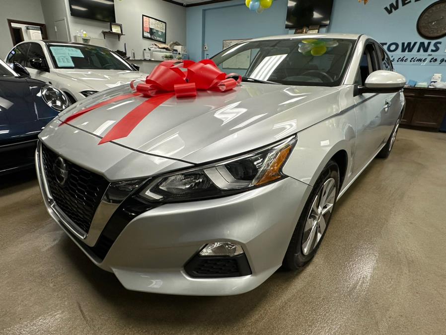 2019 Nissan Altima 2.5 S Sedan, available for sale in Inwood, New York | 5 Towns Drive. Inwood, New York 2019 Nissan Altima 2.5 S Sedan, available for sale in Inwood, New York | 5 Towns Drive. Inwood, New York
