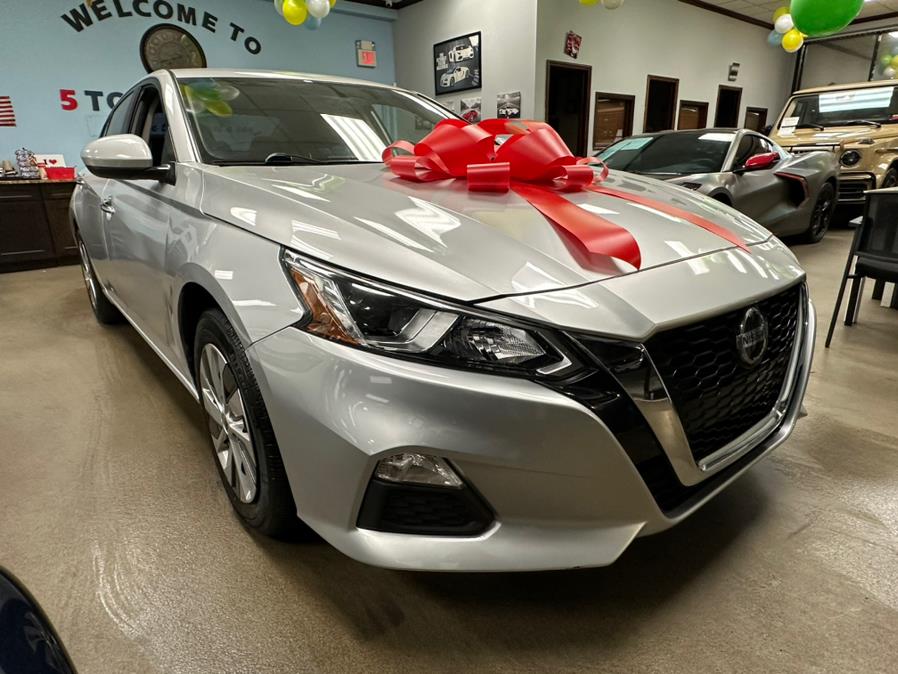 2019 Nissan Altima 2.5 S Sedan, available for sale in Inwood, New York | 5 Towns Drive. Inwood, New York 2019 Nissan Altima 2.5 S Sedan, available for sale in Inwood, New York | 5 Towns Drive. Inwood, New York